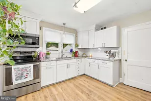 35 Burnside Ave, West Norriton, PA 19403 - Photo 10