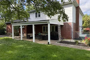 806 Warfield Ln, Huntingdon Valley, PA 19006 - Photo 6
