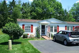 14 Woodbine Ct W, Harleysville, PA 19438 - Photo 2