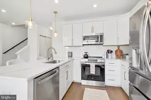 919 Riverplace Dr, Conshohocken, PA 19428 - Photo 6