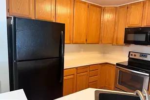 2205 Foxmeadow Dr, Royersford, PA 19468 - Photo 2