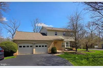 214 Brookside Circle, Harleysville, PA 19438 - Photo 2
