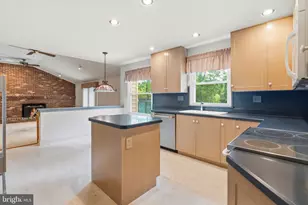 214 Brookside Cir, Harleysville, PA 19438 - Photo 10