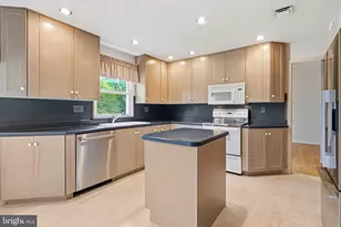 214 Brookside Cir, Harleysville, PA 19438 - Photo 12