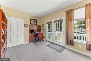 1072 Bordeaux Ln, Pennsburg, PA 18073 - Photo 12
