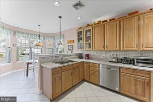1072 Bordeaux Ln, Pennsburg, PA 18073 - Photo 16