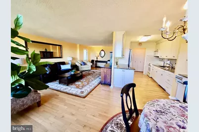 1001 City Avenue #EE-1021, Wynnewood, PA 19096 - Photo 6