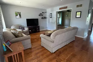1215 Pine Ridge Dr, Perkiomenville, PA 18074 - Photo 2