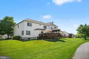 221 Hazeltine Cir, Blue Bell, PA 19422 - Photo 38