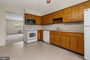 429 Edgemont Ave, Lansdale, PA 19446 - Photo 4