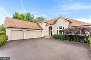 106 Inverness Dr, Blue Bell, PA 19422 - Photo 2