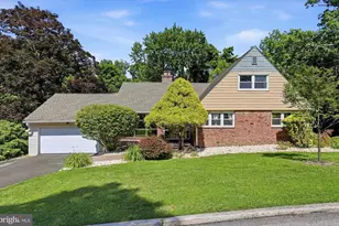 417 Meadowbrook Ln, Glenside, PA 19038 - Photo 1