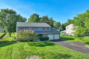 672 Brighton Dr, Hatfield, PA 19440 - Photo 2
