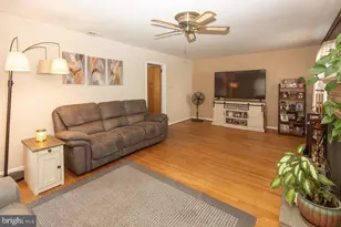 120 W 8th St, Pottstown, PA 19464 - Photo 8