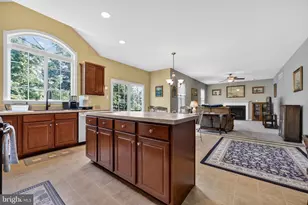 1110 Autumnview Ln, Pottstown, PA 19464 - Photo 12