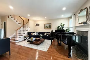 562 Farmdale Cir, Blue Bell, PA 19422 - Photo 2