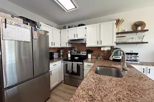 434 Pleasant Valley Dr, Conshohocken, PA 19428 - Photo 6
