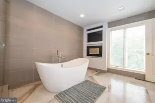 1041 Herkness Dr, Meadowbrook, PA 19046 - Photo 38