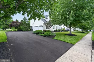 210 Winterberry Ln, Collegeville, PA 19426 - Photo 4