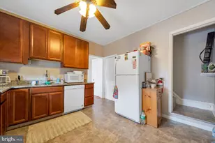 201 W Wood St, Norristown, PA 19401 - Photo 20