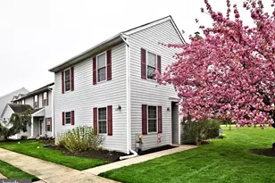 800 Beacon Ct, Lansdale, PA 19446 - Photo 2