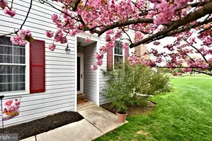 800 Beacon Ct, Lansdale, PA 19446 - Photo 1