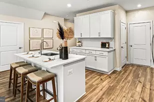 105 Larrabee Wy, Royersford, PA 19468 - Photo 2