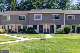 56 Ember Ln, Horsham, PA 19044 - Photo 2
