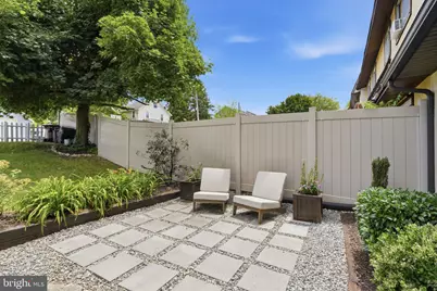 908 Green Street, Bridgeport, PA 19405 - Photo 2