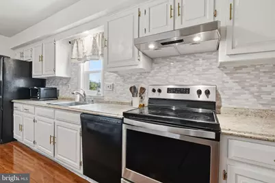 908 Green Street, Bridgeport, PA 19405 - Photo 10