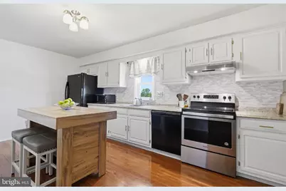 908 Green Street, Bridgeport, PA 19405 - Photo 8