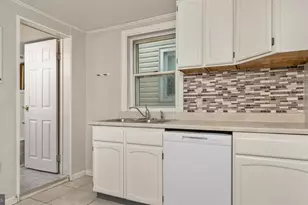 11 S Plum St, Pottstown, PA 19464 - Photo 10