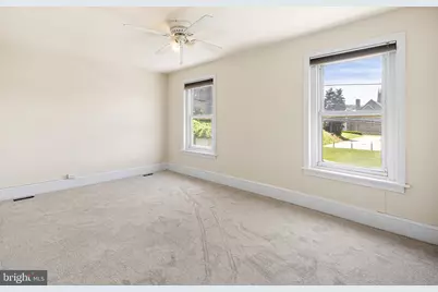 146 W 1st Avenue, Conshohocken, PA 19428 - Photo 6