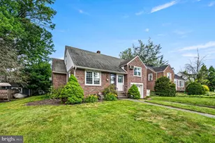 1460 Sunset Dr, Pottstown, PA 19464 - Photo 2