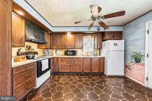 318 Washington St, Pennsburg, PA 18073 - Photo 10