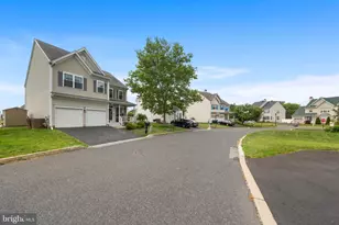 204 Horseshoe Rd, Schwenksville, PA 19473 - Photo 2