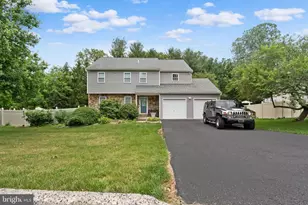 2227 Heather Ln, Pottstown, PA 19464 - Photo 1