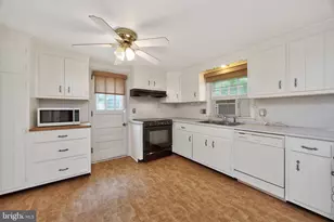 40 2nd St, Schwenksville, PA 19473 - Photo 16