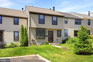 204 Livingston Ct, North Wales, PA 19454 - Photo 2