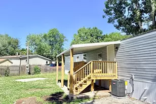 145 Devon Dr, Norristown, PA 19403 - Photo 2