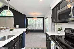 102 Foxmeadow Dr, Royersford, PA 19468 - Photo 12