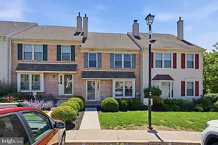 1264 Maple Glen Cir, Pottstown, PA 19464 - Photo 2