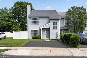 48 Bark Hollow Ln, Horsham, PA 19044 - Photo 2