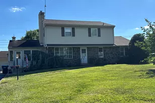 27 Oak Ln, Royersford, PA 19468 - Photo 1