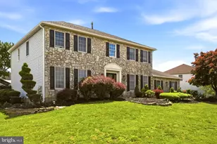 110 Gwynmont Dr, North Wales, PA 19454 - Photo 2