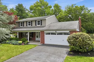 406 Bonnie Ln, Lansdale, PA 19446 - Photo 2