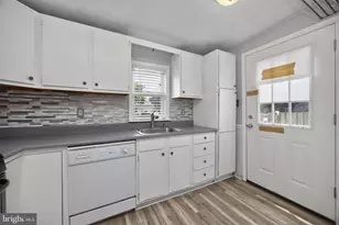 332 Walnut St, Royersford, PA 19468 - Photo 14