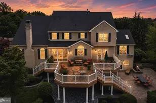 583 Oakmont Dr E, Telford, PA 18969 - Photo 2