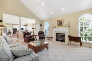 583 Oakmont Dr E, Telford, PA 18969 - Photo 8