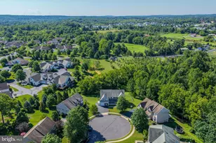 1001 Creekview Dr, Pennsburg, PA 18073 - Photo 2